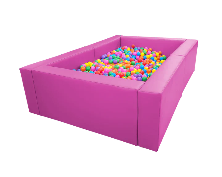 Ein Meer aus Bällen: Warum das Bällebad das Herzstück unseres Indoorspielplatzes ist
